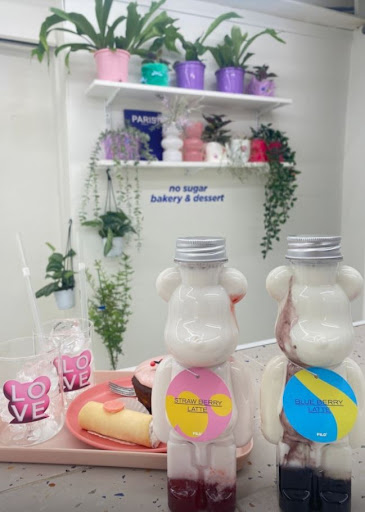필로베이커리가 홍대카페 감성 공간으로 방문 후기에 언급되는 이유